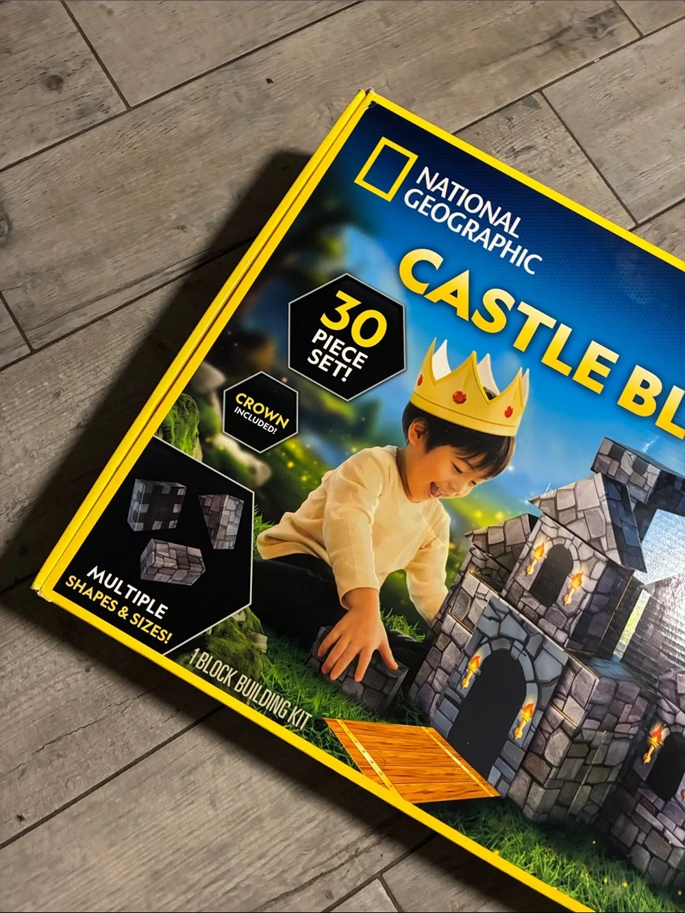 National Geographic Castle Blocks Playset - Blue & Yellow Packaging